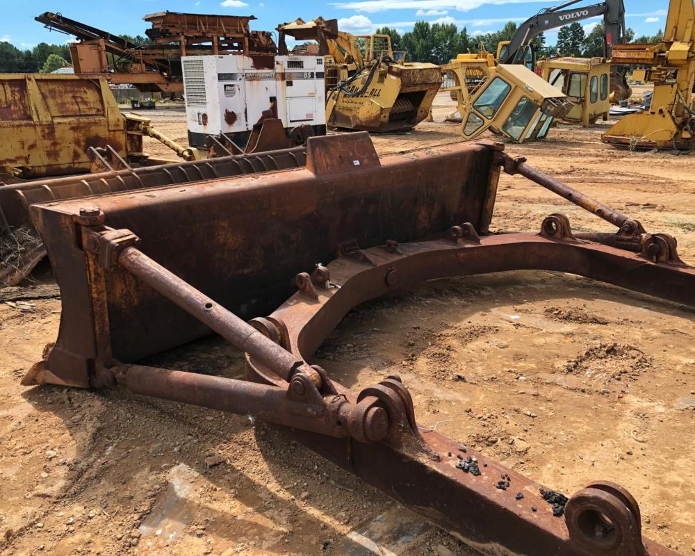 CAT D7 STRAIGHT BLADE WITH PUSH ARMS Lucas Machinery